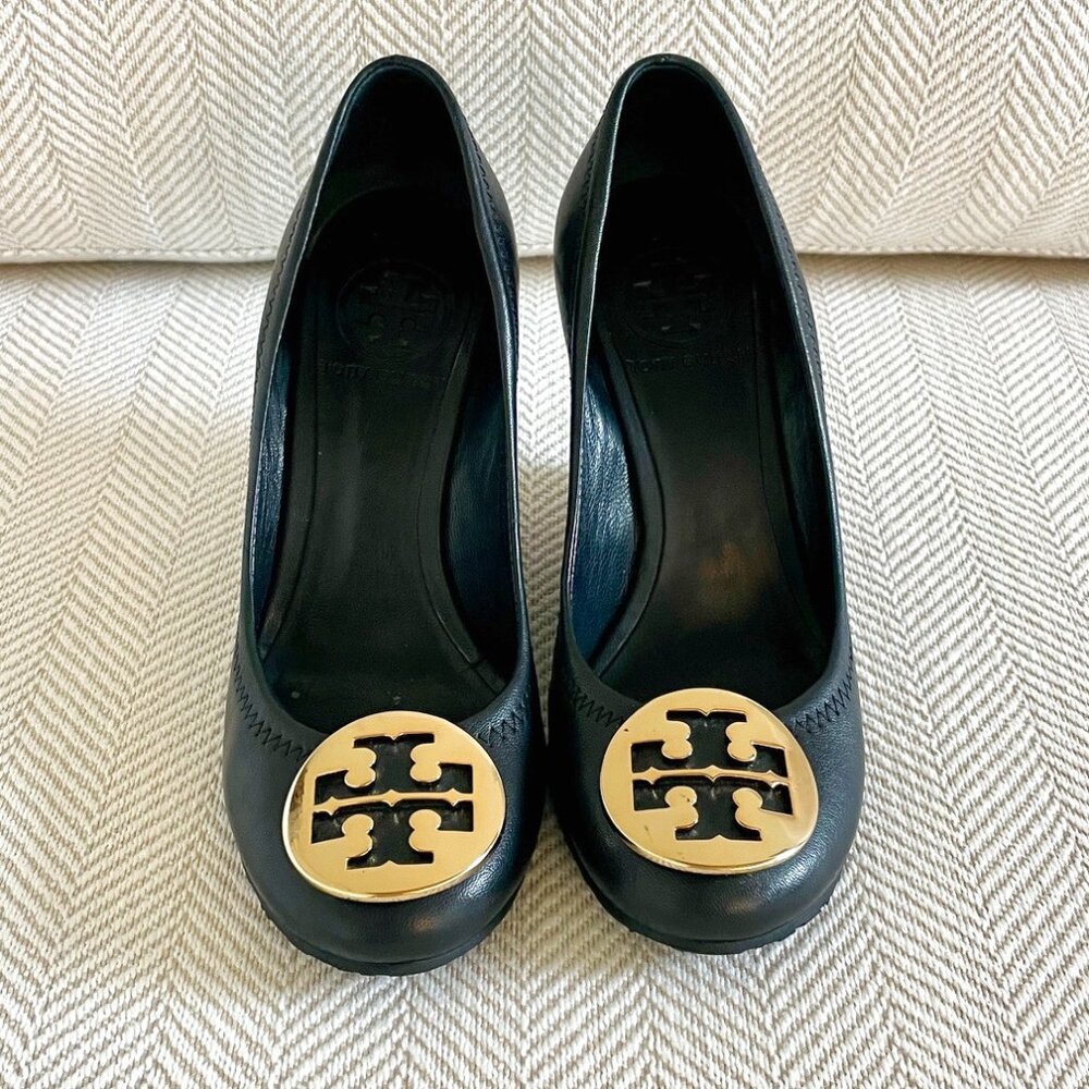 Tory Burch Sally Wedge Pumps – Black Leather – Size 6